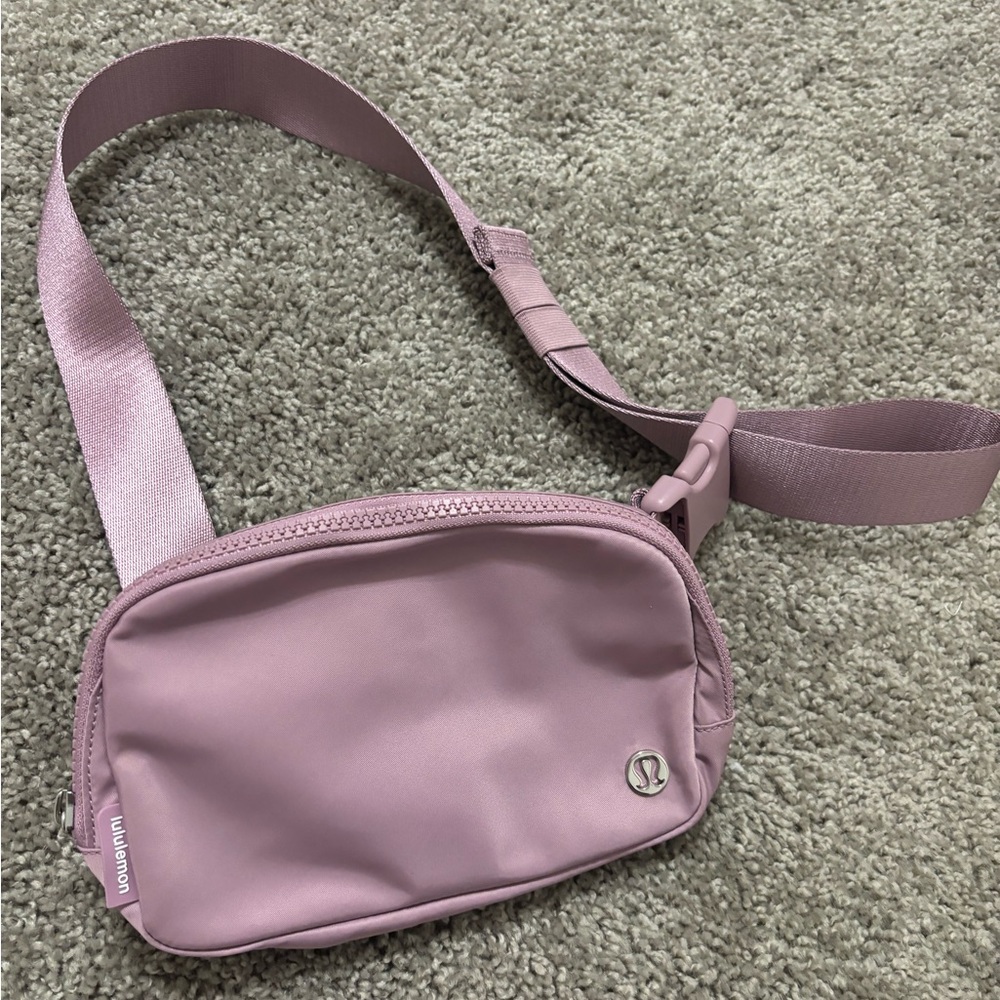 Lululemon pink belt bag NWOT